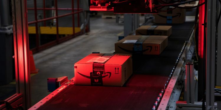 oh my god twitter doesn’t include alt text from images in their API