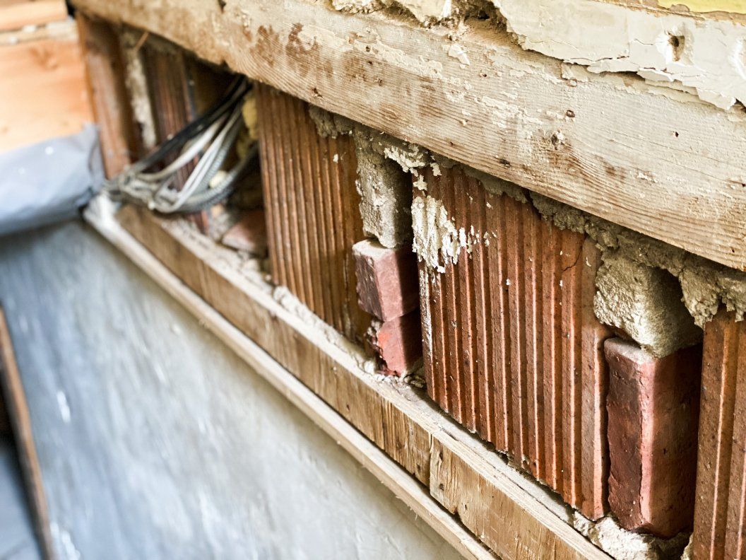 oh my god twitter doesn’t include alt text from images in their API