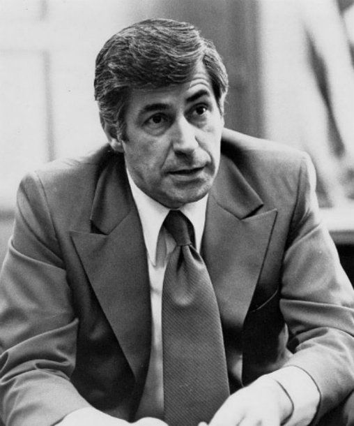 oh my god twitter doesn’t include alt text from images in their API