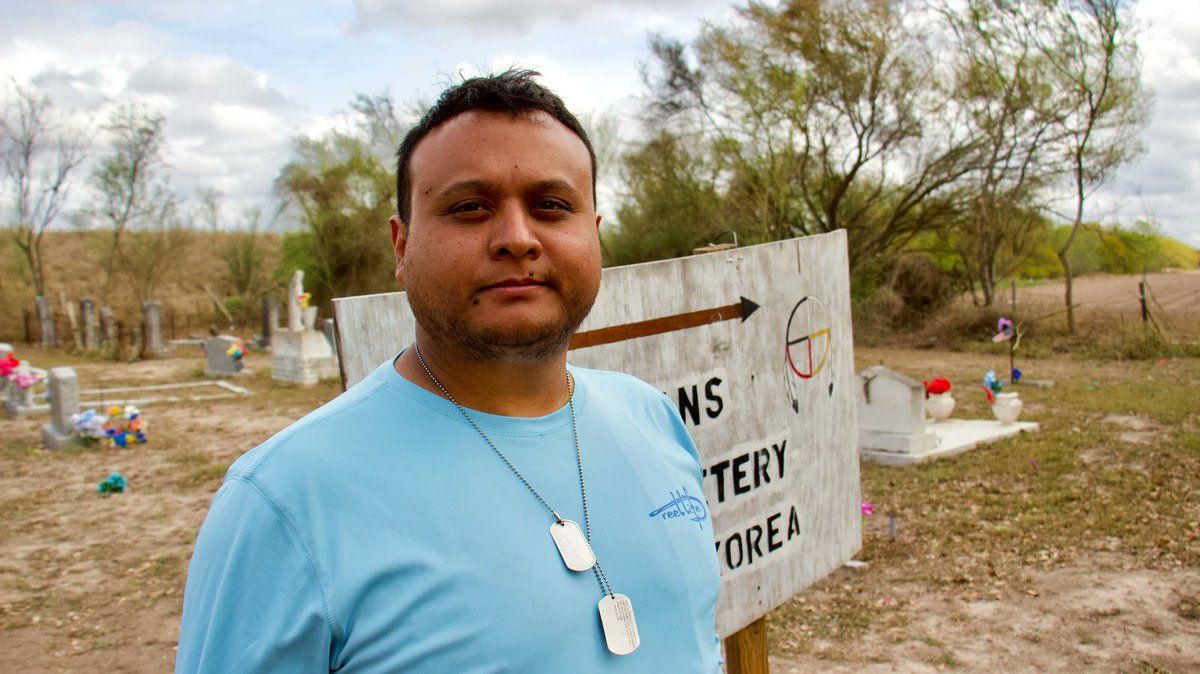 oh my god twitter doesn’t include alt text from images in their API