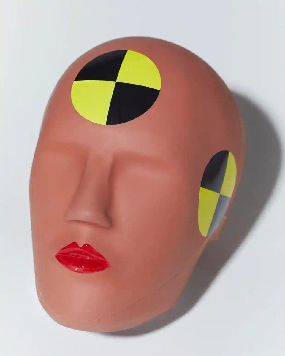 oh my god twitter doesn’t include alt text from images in their API