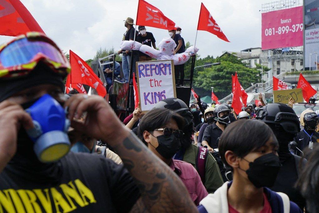 oh my god twitter doesn’t include alt text from images in their API