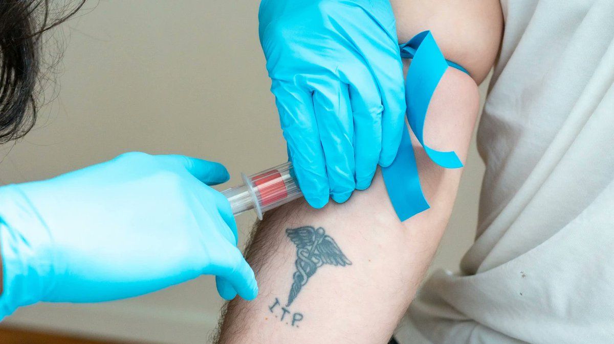 oh my god twitter doesn’t include alt text from images in their API