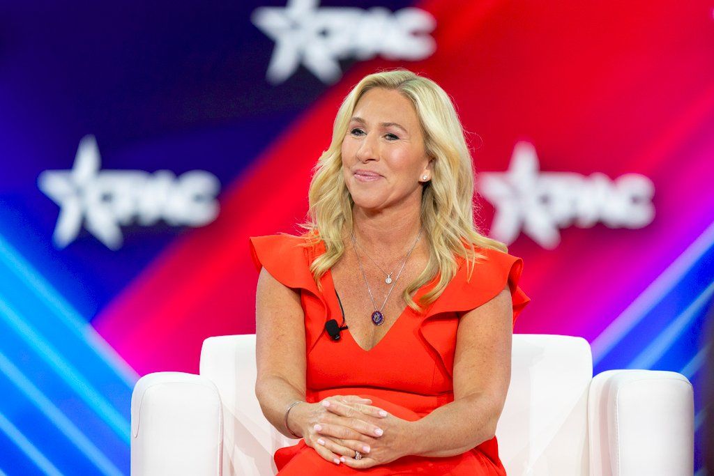 oh my god twitter doesn’t include alt text from images in their API