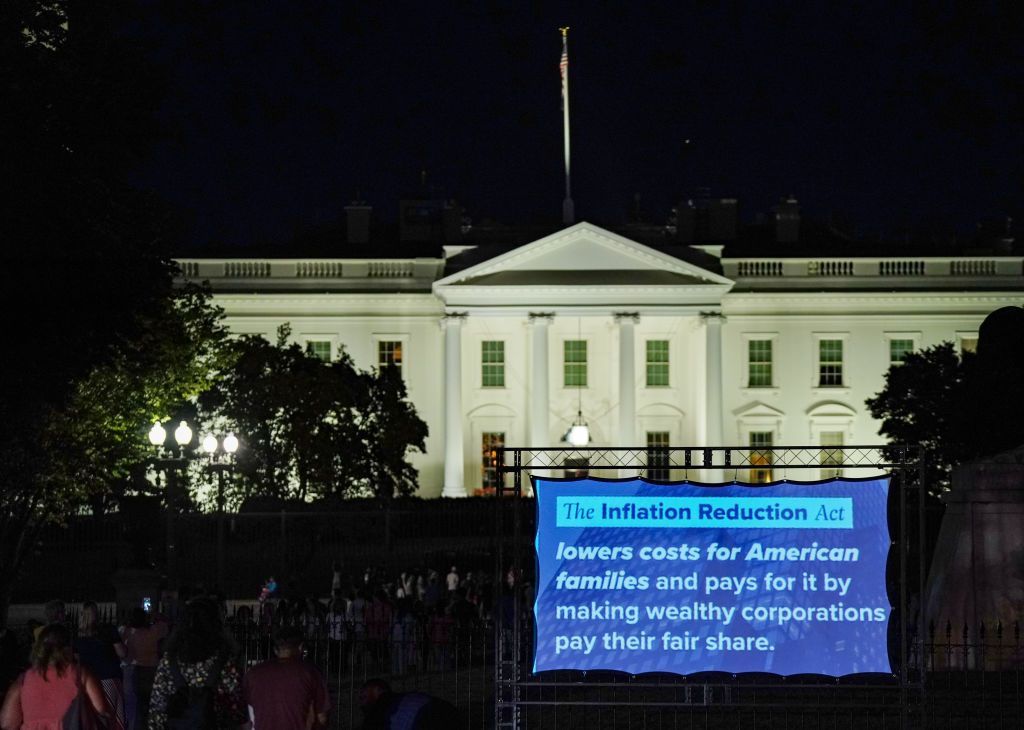 oh my god twitter doesn’t include alt text from images in their API